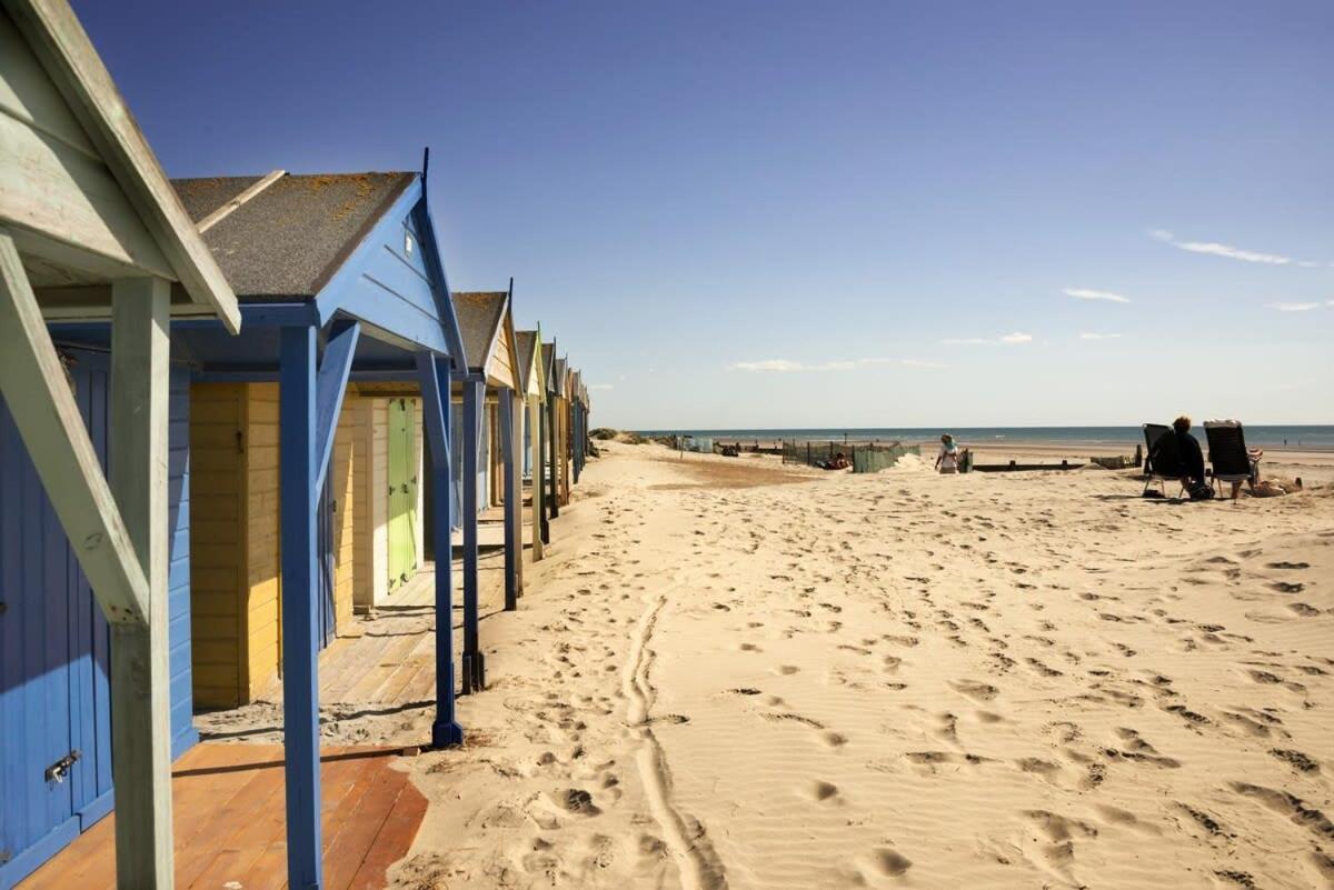 Panoramic Sea Views In Beachfront Apt W Balcony Bognor Regis Zewnętrze zdjęcie