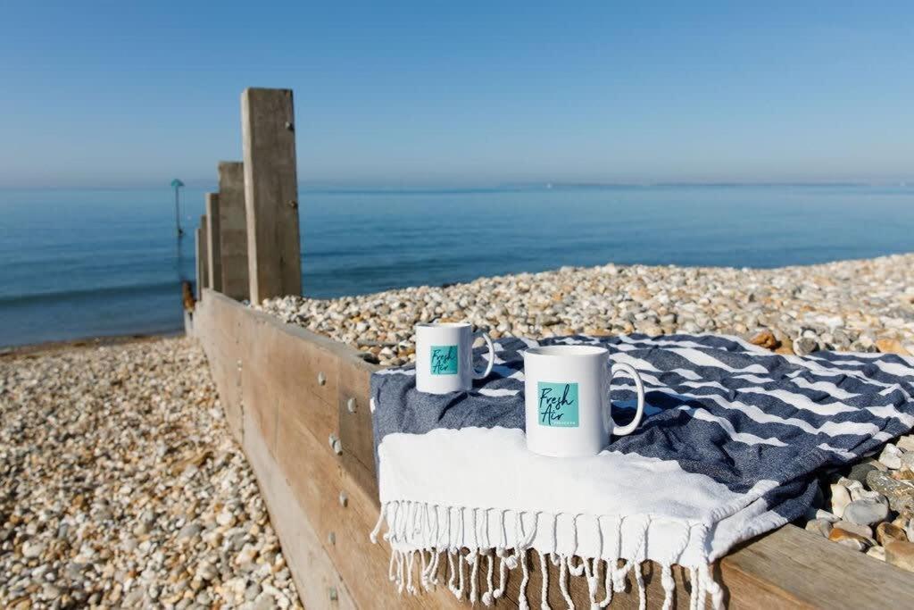 Panoramic Sea Views In Beachfront Apt W Balcony Bognor Regis Zewnętrze zdjęcie